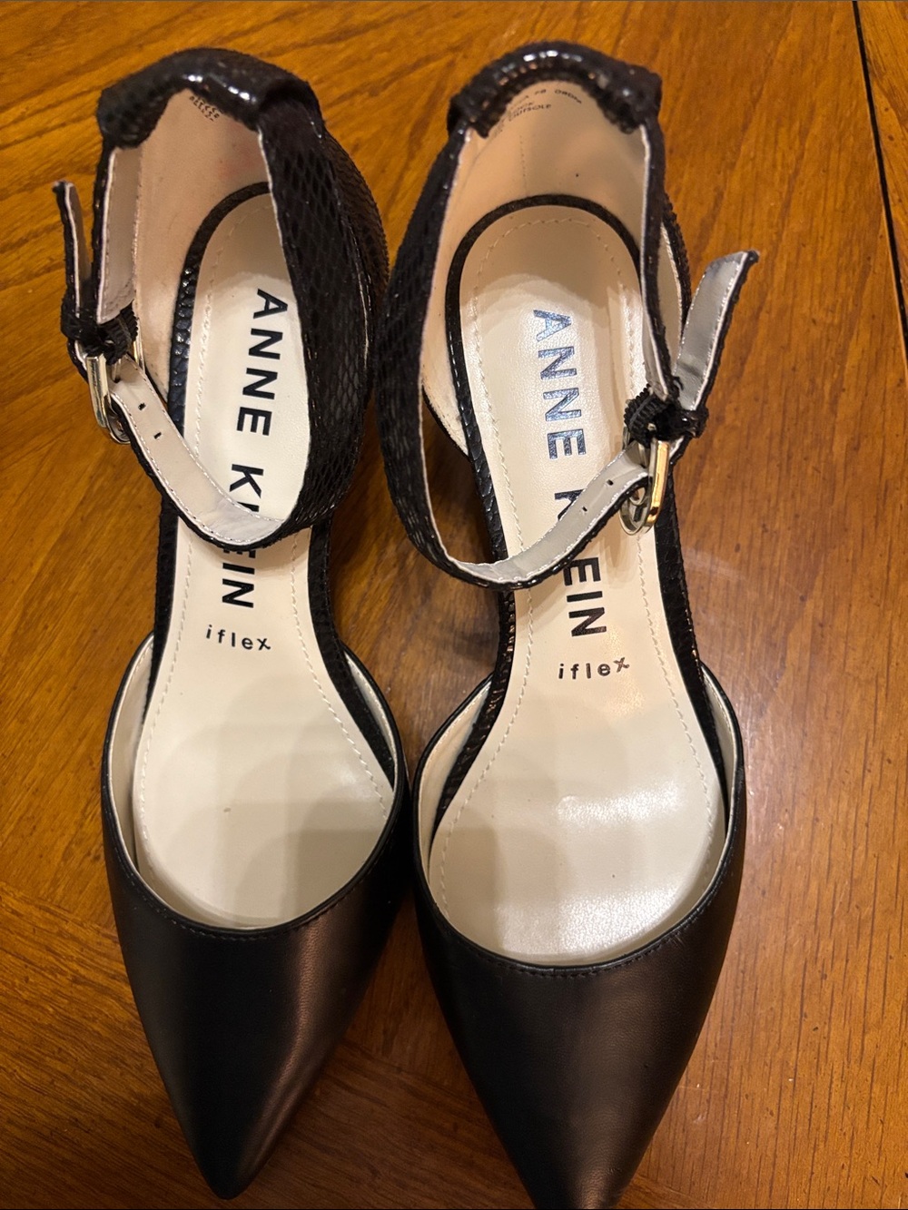 Anne Klein Black Pointed-Toe Ankle-Strap Pumps with Textured Strap